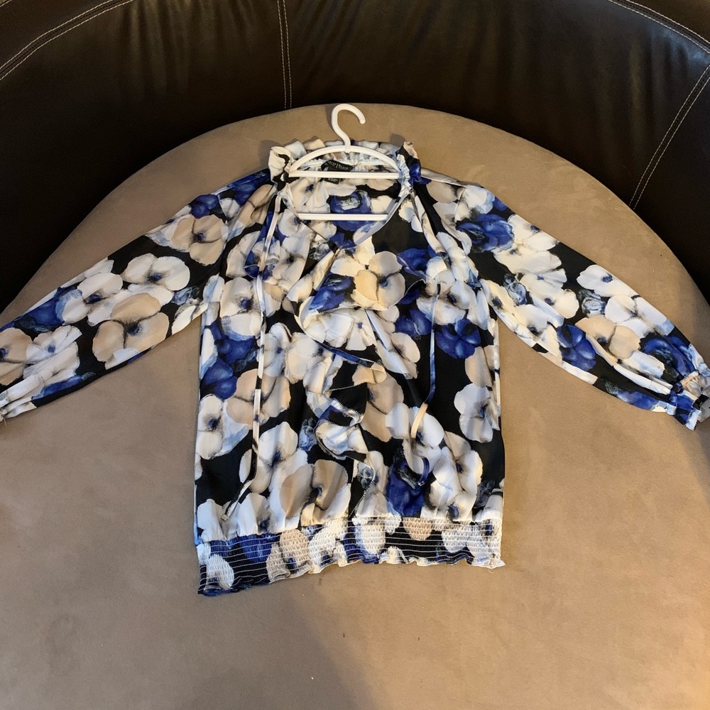 Floral print blouse